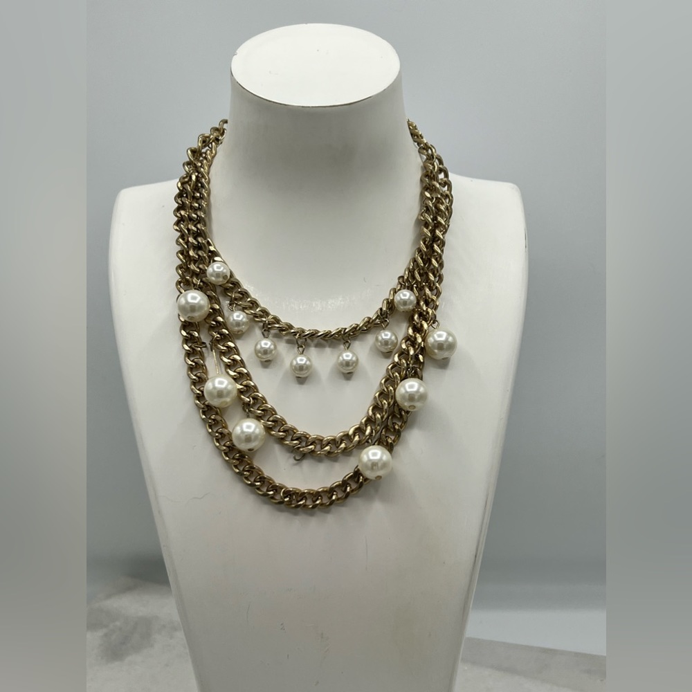 ✔️Gold Triple Chunky Chain Necklace with Various Sized Hanging Pearls - Picture 9 of 16